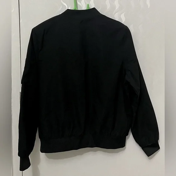 Korean bomber jacket🖤 •Size:small•fabric:polyester blend viscose•Colour:Black - Picture 3 of 3